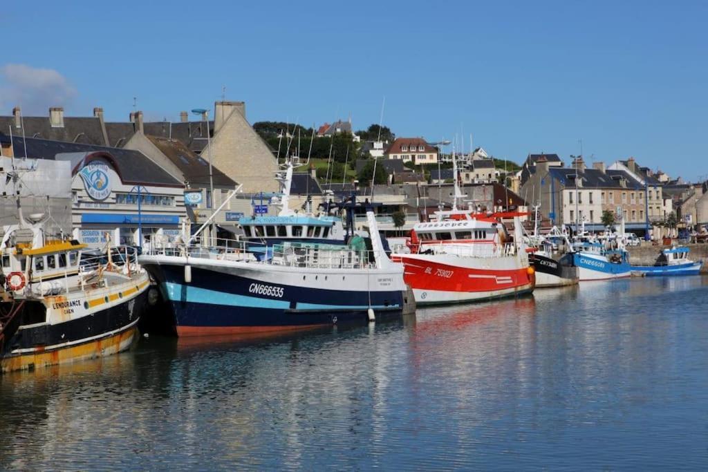 L Etablissement Gold Beach Propose 1 Hebergement , Maison 80M2 Avec Terrain 500M2, Parking Prive A 4 Min Du Port Artificiel D Arromanches, Services Accueil Personnalise, Lits Faits, Serviettes, Menage, Netflix, Wifi Ryes Εξωτερικό φωτογραφία