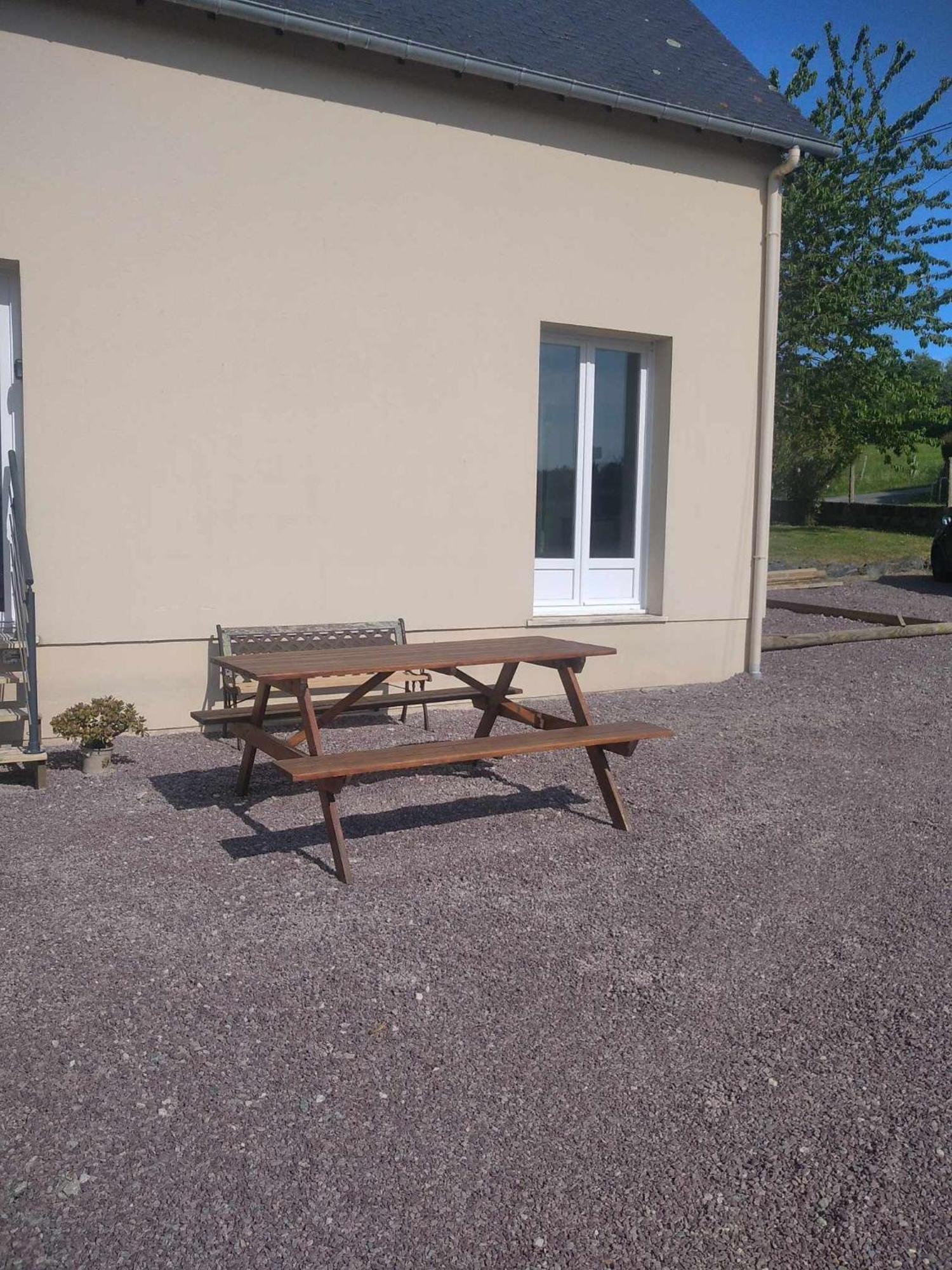 L Etablissement Gold Beach Propose 1 Hebergement , Maison 80M2 Avec Terrain 500M2, Parking Prive A 4 Min Du Port Artificiel D Arromanches, Services Accueil Personnalise, Lits Faits, Serviettes, Menage, Netflix, Wifi Ryes Εξωτερικό φωτογραφία